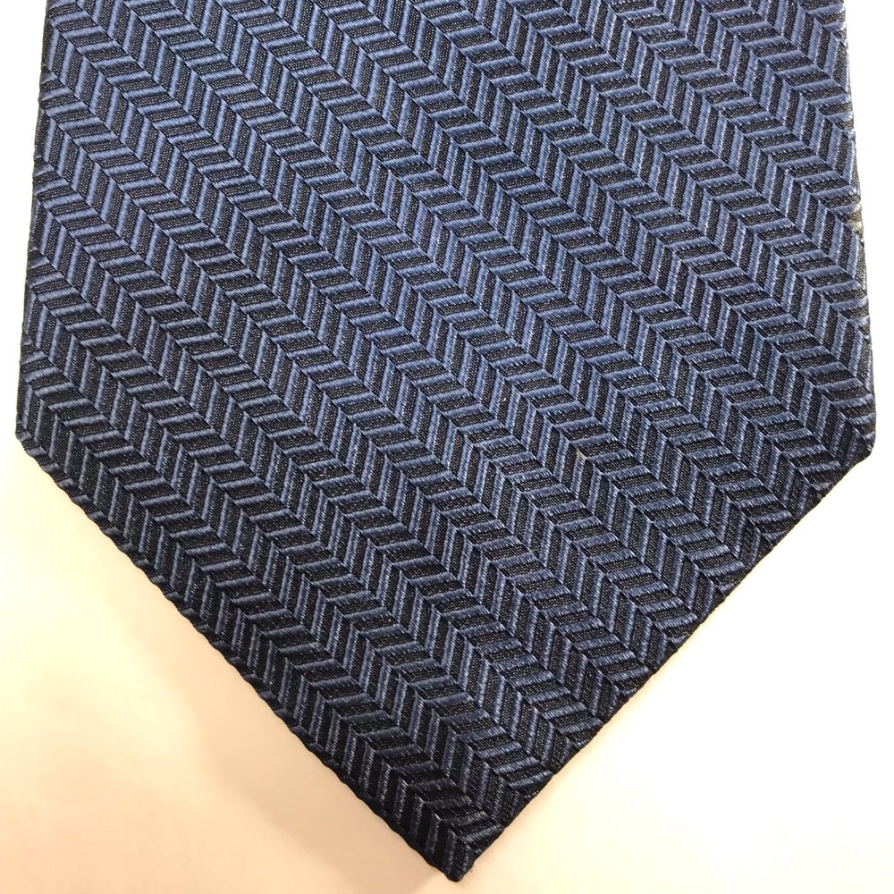 CHRISTIAN DIOR DESIGNER LUXURY ALL SILK TIE! NWOT!